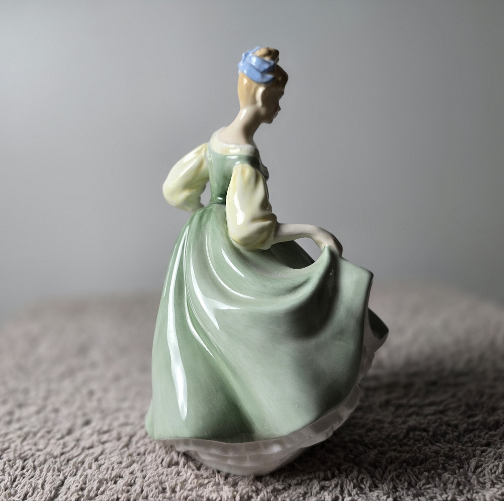 Royal Doulton Fair Lady Figurine Bone China England - Picture 7 of 12